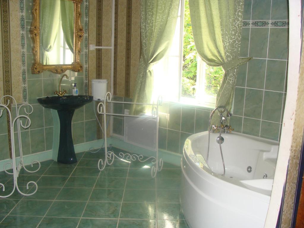 Le Relais Du Silence Chateau Lavail Labastide-d'Anjou Room photo