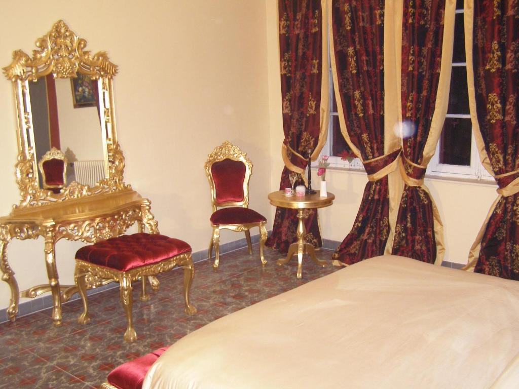 Le Relais Du Silence Chateau Lavail Labastide-d'Anjou Room photo